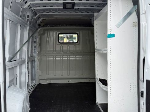 Used 2024 RAM ProMaster 2500 w/ Convenience Group FWD image 11