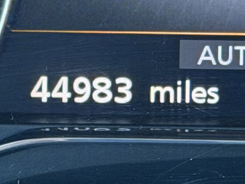 Used 2023 INFINITI QX80 Luxe w/ Cargo Package image 17