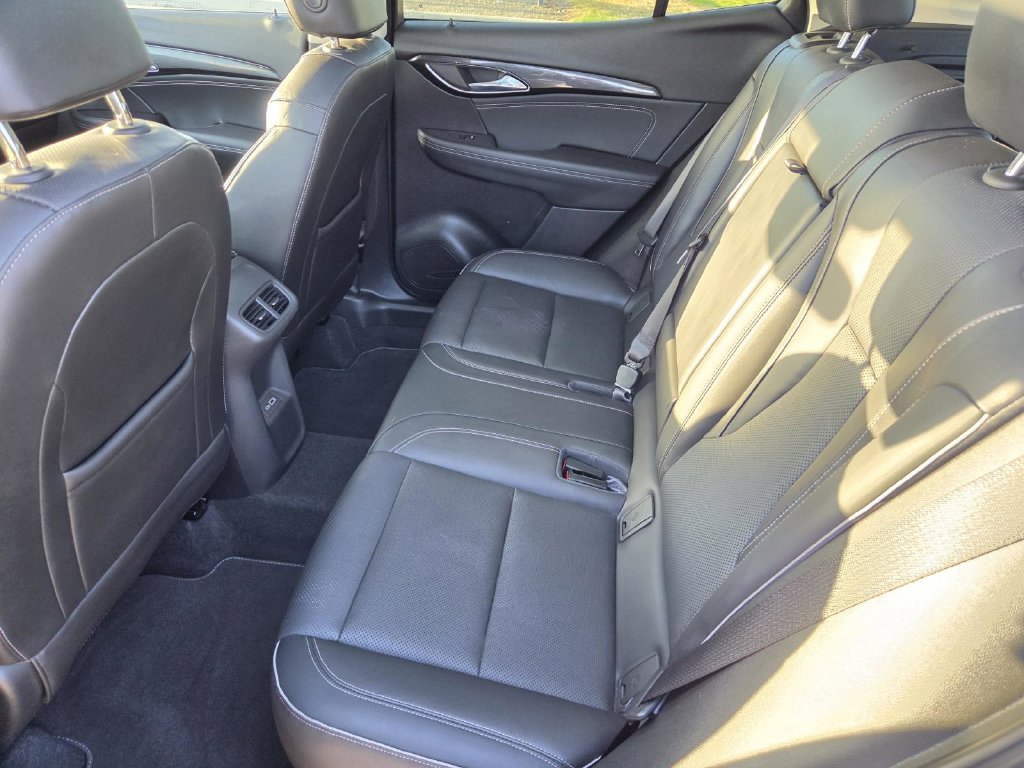 Used 2021 Buick Envision Essence w/ Technology Package I AWD/4WD image 14