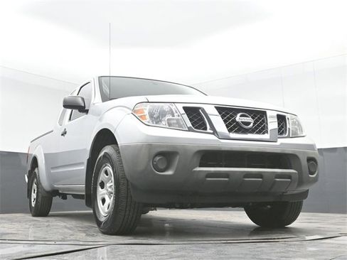 Used 2019 Nissan Frontier S image 38