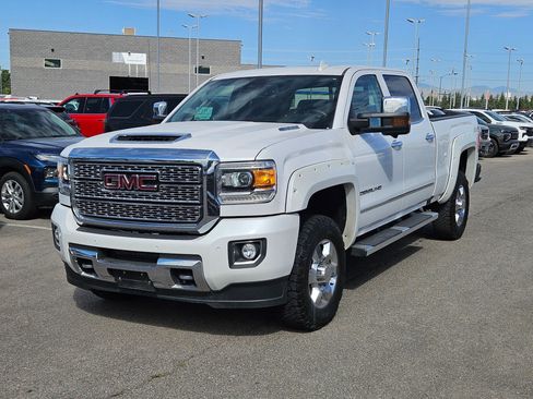 Used 2019 GMC Sierra 3500 Denali w/ Duramax Plus Package AWD/4WD image 8