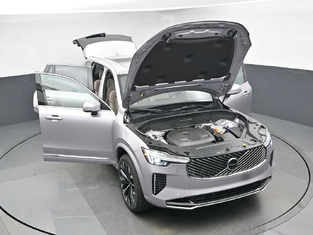 New 2026 Volvo XC90 T8 Plus w/ Protection Package Premier AWD/4WD image 52
