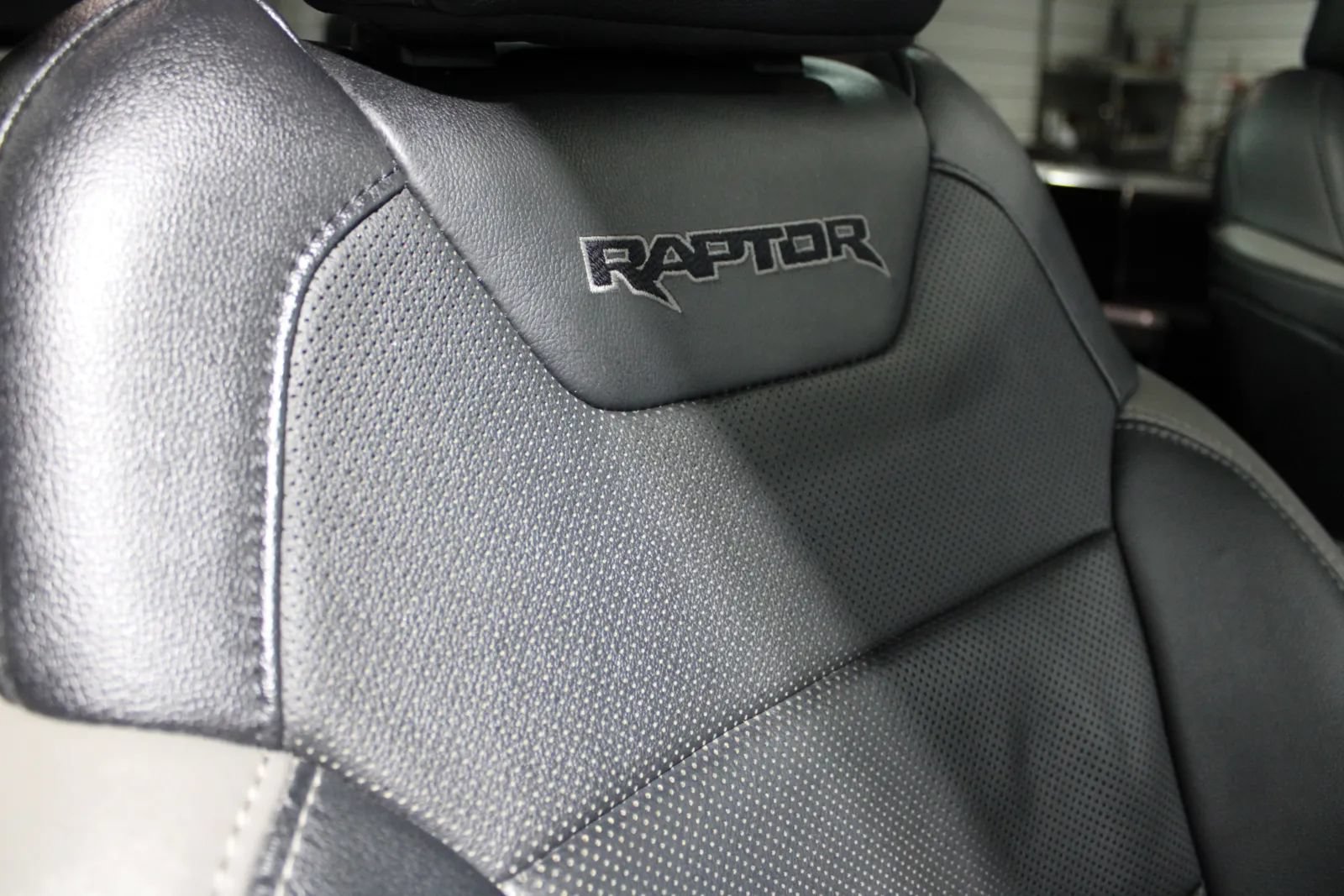 Used 2018 Ford F150 Raptor w/ Equipment Group 802A Luxury AWD/4WD image 30