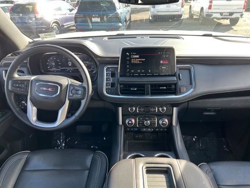Used 2023 GMC Yukon XL SLT image 8