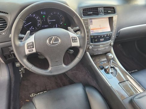 Used 2013 Lexus IS 250C w/ Luxury Pkg RWD image 27