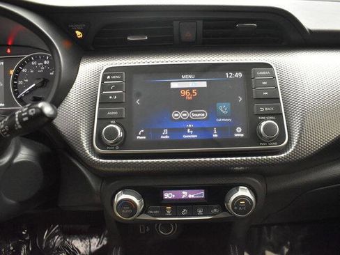 Used 2019 Nissan Kicks SV image 11