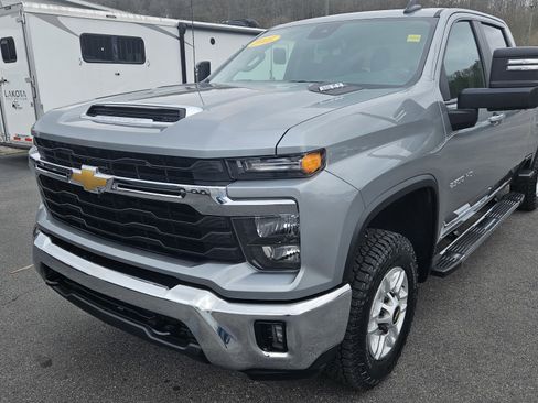 Used 2025 Chevrolet Silverado 2500 LT w/ Convenience Package image 2