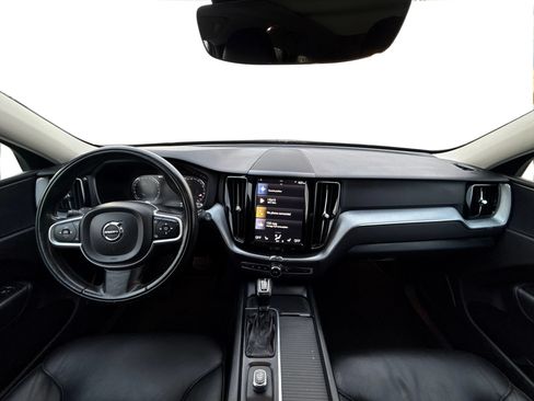 Used 2018 Volvo XC60 T5 Momentum w/ Vision Package AWD/4WD image 23