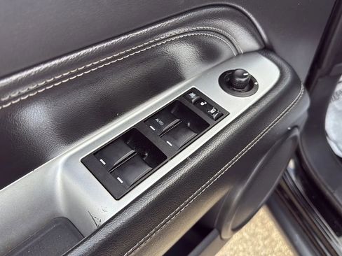 Used 2015 Jeep Compass High Altitude image 14