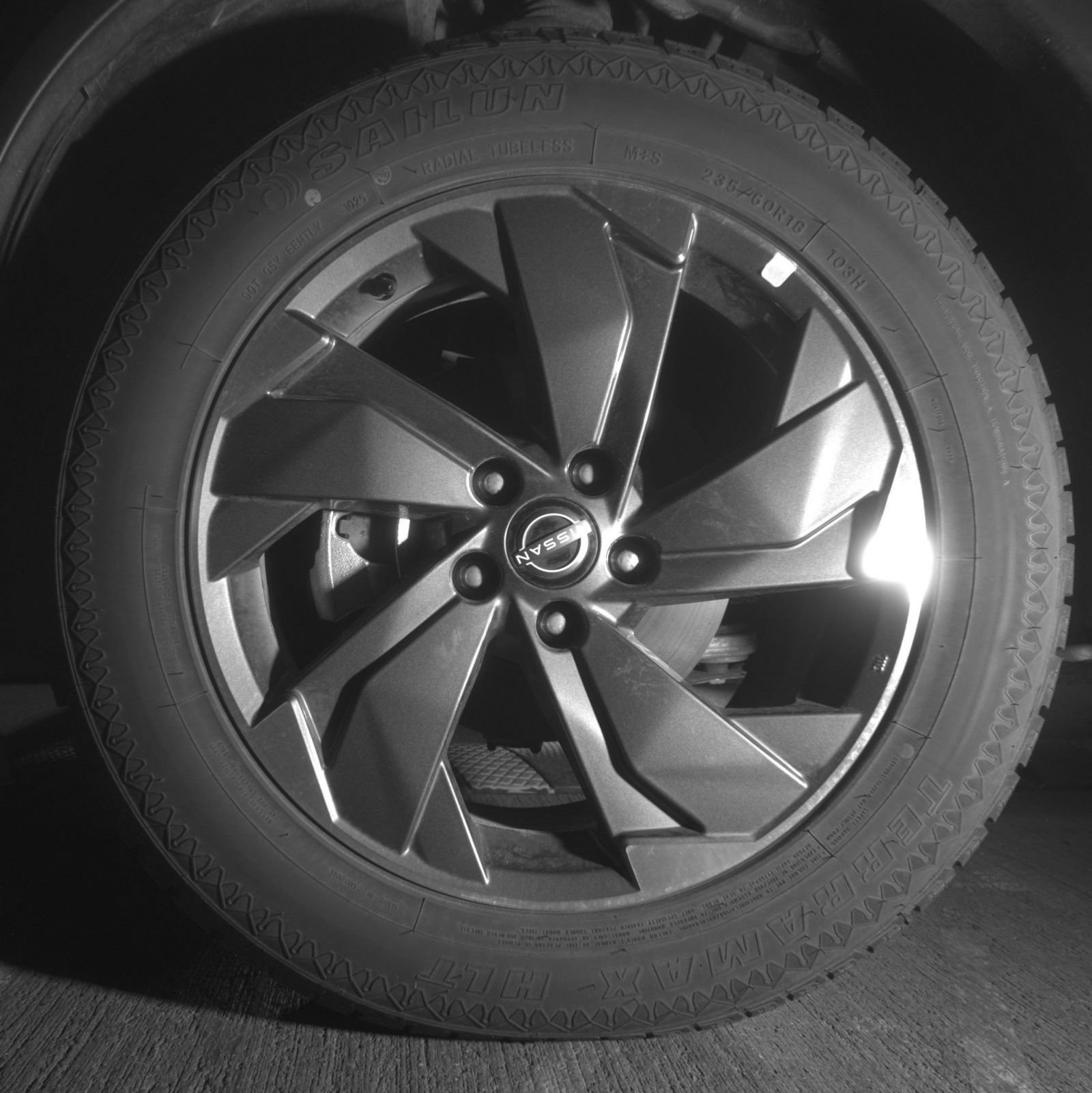 Used 2025 Nissan Rogue SV FWD image 13