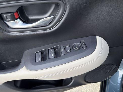 Used 2023 Honda HR-V LX image 35