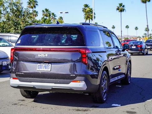 New 2026 Kia Carnival EX FWD image 7