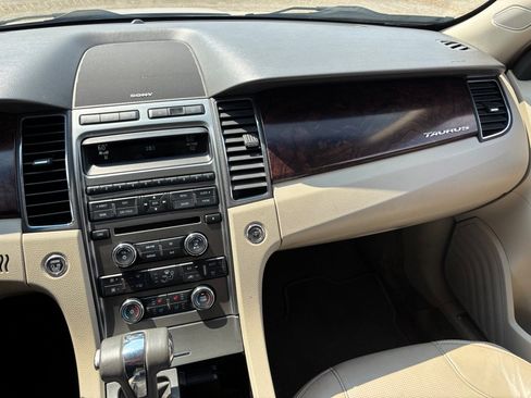 Used 2012 Ford Taurus Limited AWD/4WD image 14