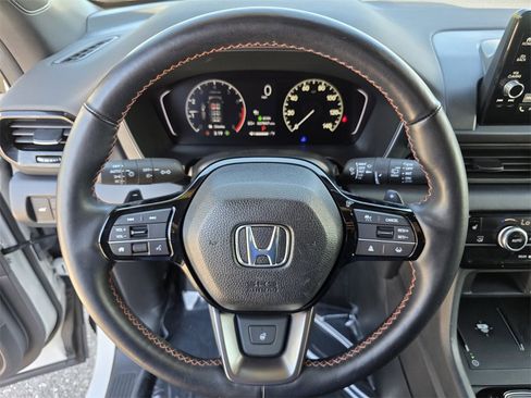 Used 2023 Honda Pilot TrailSport image 22