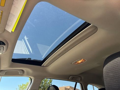 Used 2020 Subaru Outback Premium image 6