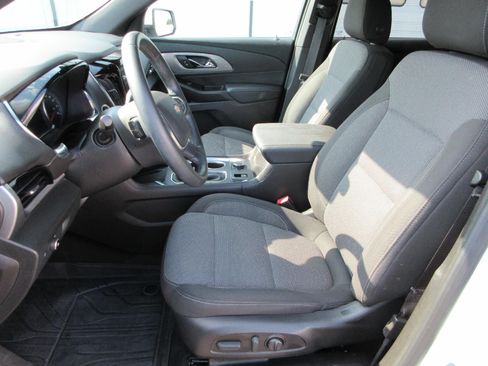 Certified 2023 Chevrolet Traverse LT w/ LPO, Floor Liner Package AWD/4WD image 9