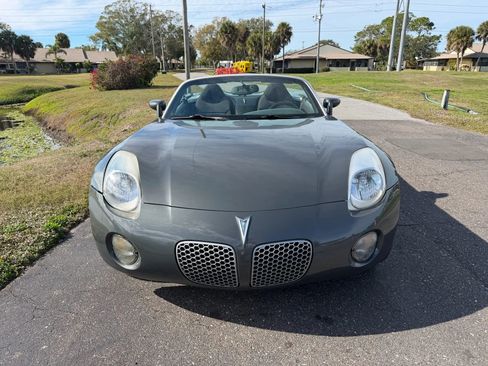 Used 2009 Pontiac Solstice Convertible w/ Preferred Package image 3