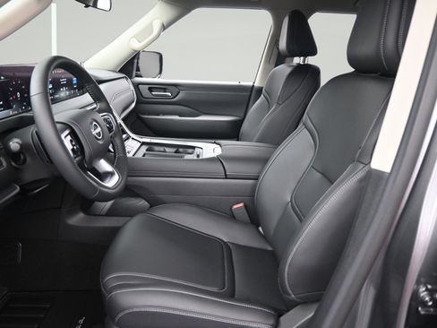 Certified 2025 Nissan Armada SV AWD/4WD image 9