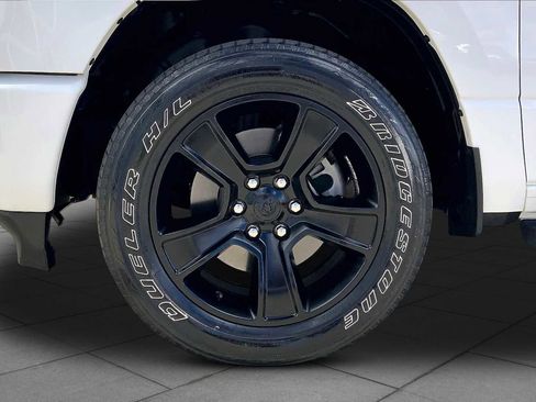 Used 2020 RAM 1500 Big Horn AWD/4WD image 11