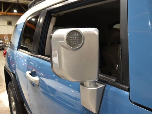 Used 2012 Toyota FJ Cruiser 4WD w/ Convenience Pkg image 47