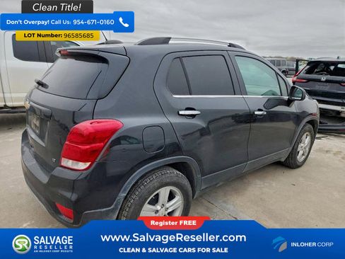 Used 2019 Chevrolet Trax LT w/ LT Convenience Package image 4