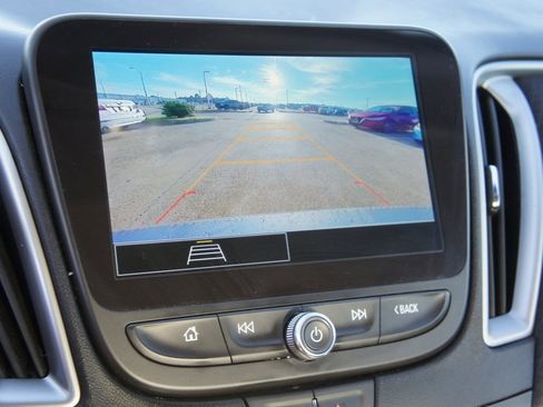 Used 2025 Chevrolet Malibu LT image 21