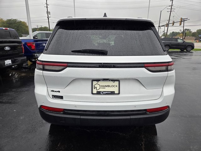 Used 2025 Jeep Grand Cherokee 4WD image 6