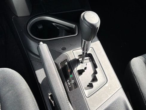 Used 2017 Toyota RAV4 LE AWD/4WD image 12