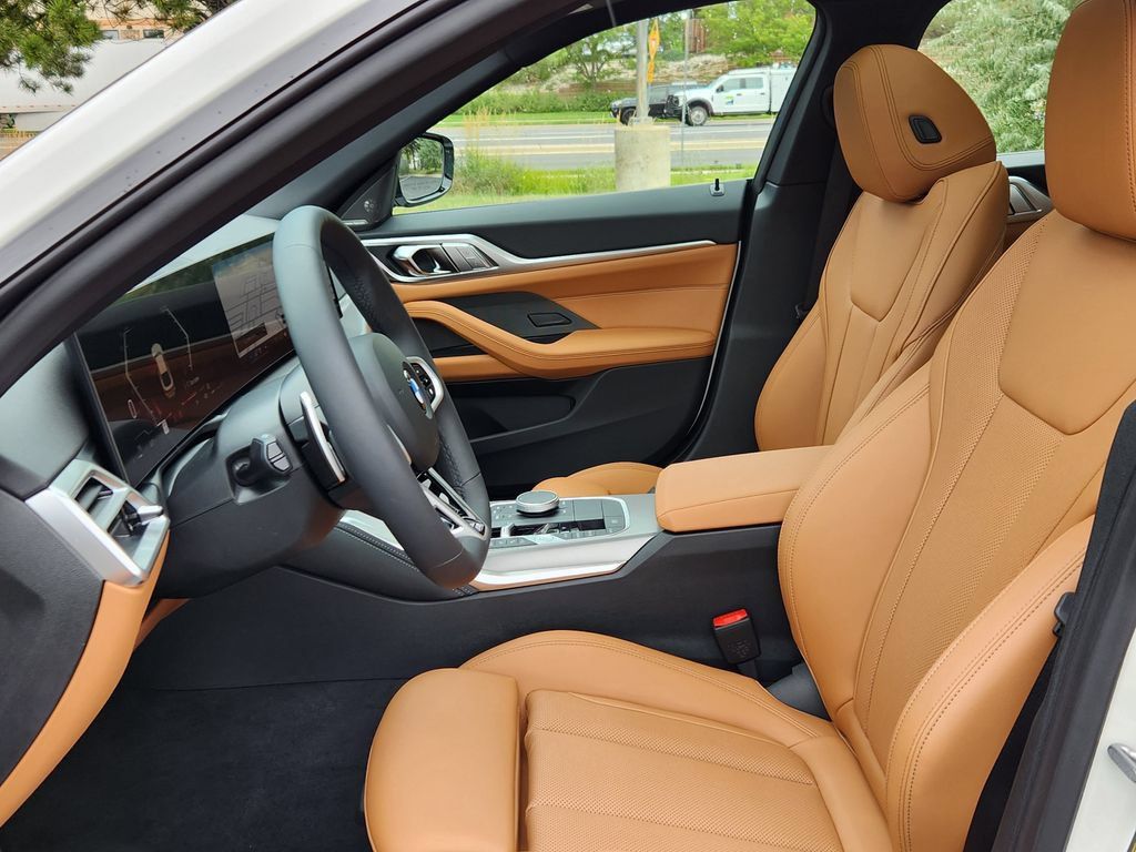 New 2026 BMW 430i xDrive w/ M Sport Package AWD/4WD image 10