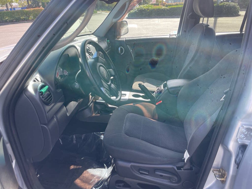 Used 2003 Jeep Liberty Limited AWD/4WD image 11