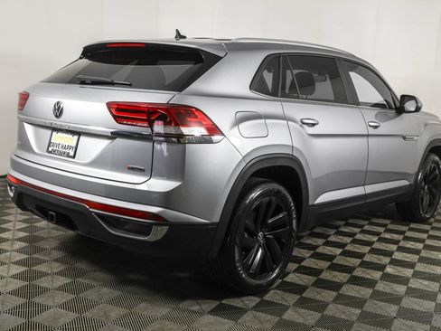 Used 2022 Volkswagen Atlas Cross Sport SE image 12
