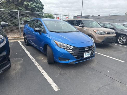 Used 2024 Nissan Versa SR FWD image 2