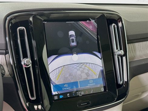 Used 2025 Volvo XC40 B5 Plus w/ Protection Package Premier image 23