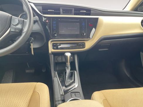 Used 2019 Toyota Corolla LE w/ Body Protection Package FWD image 11