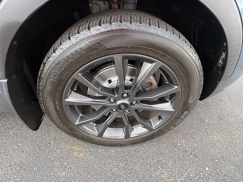 Used 2018 Ford Explorer XLT w/ Equipment Group 202A AWD/4WD image 23