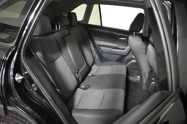 Used 2025 Toyota RAV4 XLE FWD image 30
