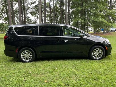 New 2026 Chrysler Pacifica Select