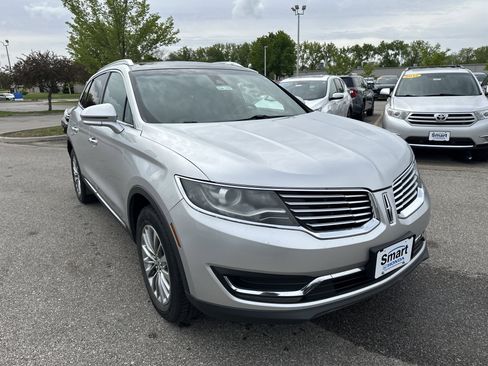 Used 2016 Lincoln MKX Select w/ Select Plus Package AWD/4WD image 2