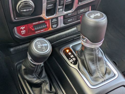 Used 2024 Jeep Wrangler Unlimited Rubicon 392 image 33