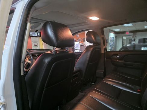 Used 2014 Chevrolet Silverado 2500 LTZ image 28