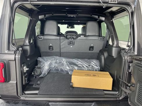 New 2026 Jeep Wrangler Unlimited Rubicon AWD/4WD image 7