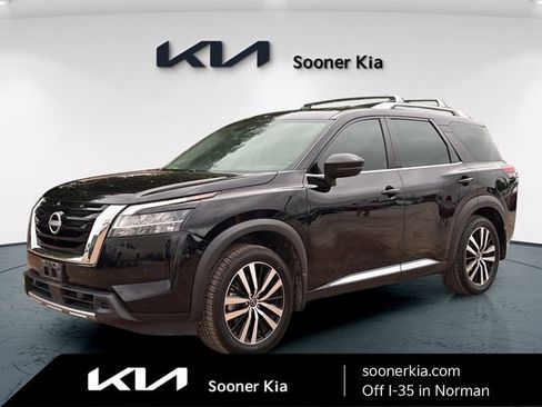 Used 2024 Nissan Pathfinder Platinum w/ Cargo Package FWD image 1