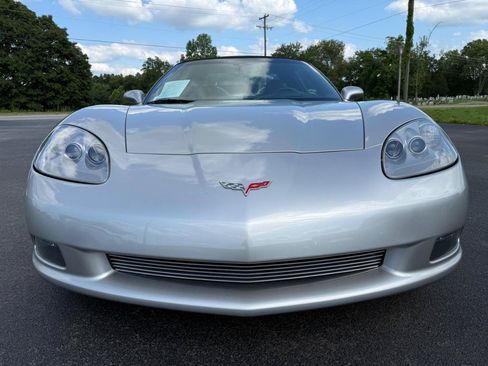 Used 2006 Chevrolet Corvette Convertible w/ Preferred Equipment Group RWD image 3