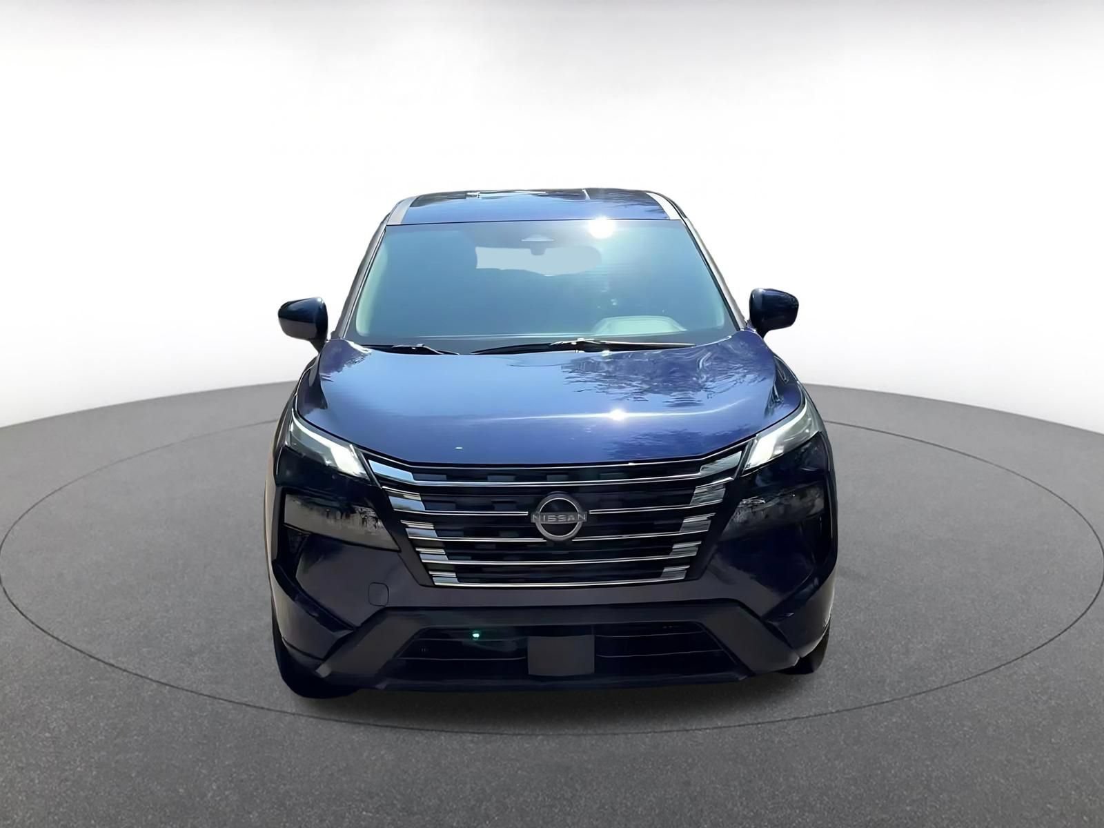 Used 2025 Nissan Rogue SV FWD image 4