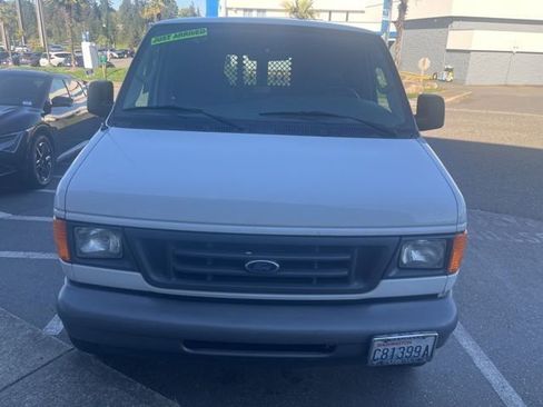 Used 2007 Ford E-250 and Econoline 250 RWD image 2