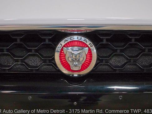 Used 2018 Jaguar F-TYPE R-Dynamic AWD/4WD image 27