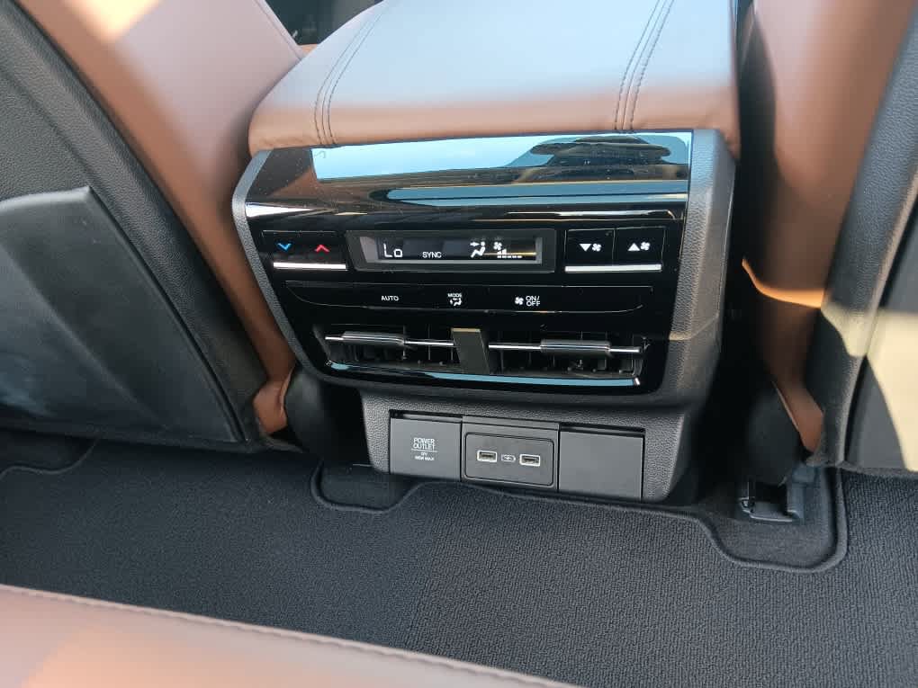 Used 2023 Acura MDX w/ Technology Package AWD/4WD image 17