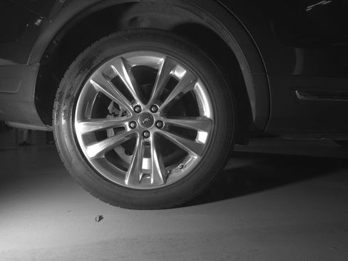 Used 2019 Ford Explorer XLT w/ Equipment Group 202A image 12