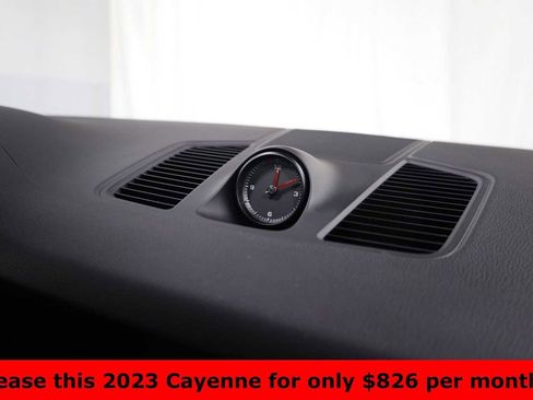 Certified 2023 Porsche Cayenne Platinum Edition image 23