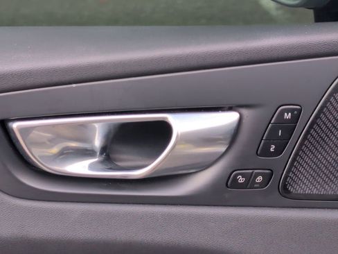 Used 2022 Volvo XC60 B5 Inscription w/ Advanced Package image 26